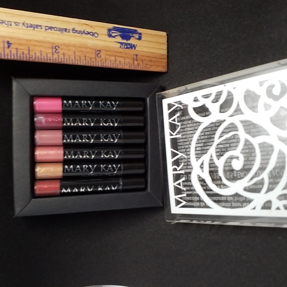 MARY KAY MINI LIP GLOSS SET - Picture 3 of 3